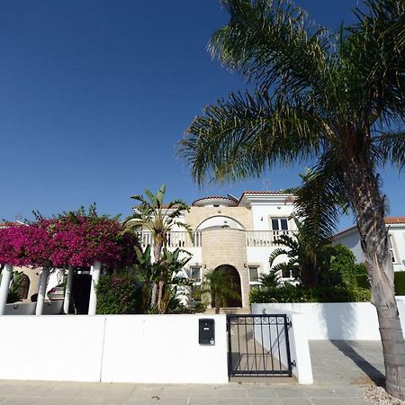 Karythia Villa Pyla Exterior foto