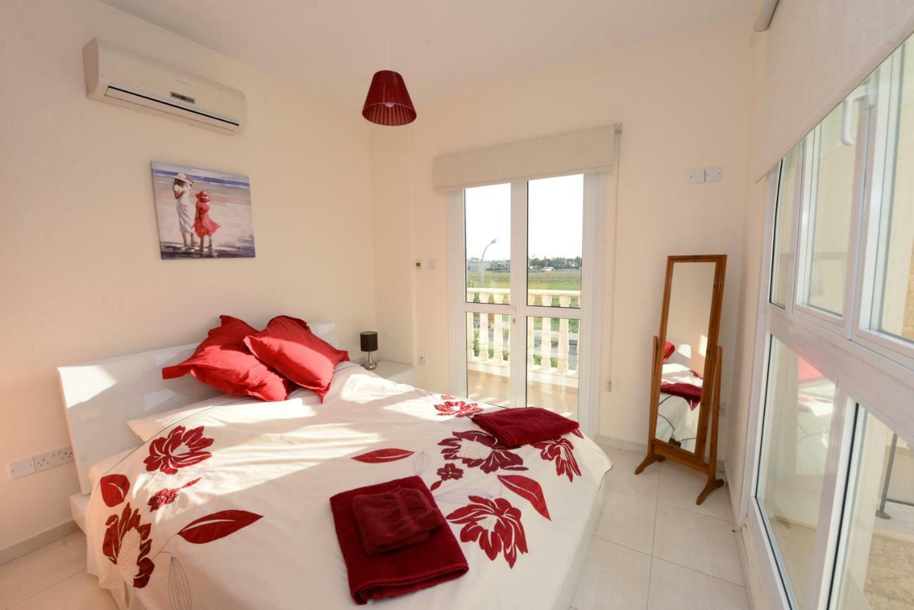 Karythia Villa Pyla Exterior foto