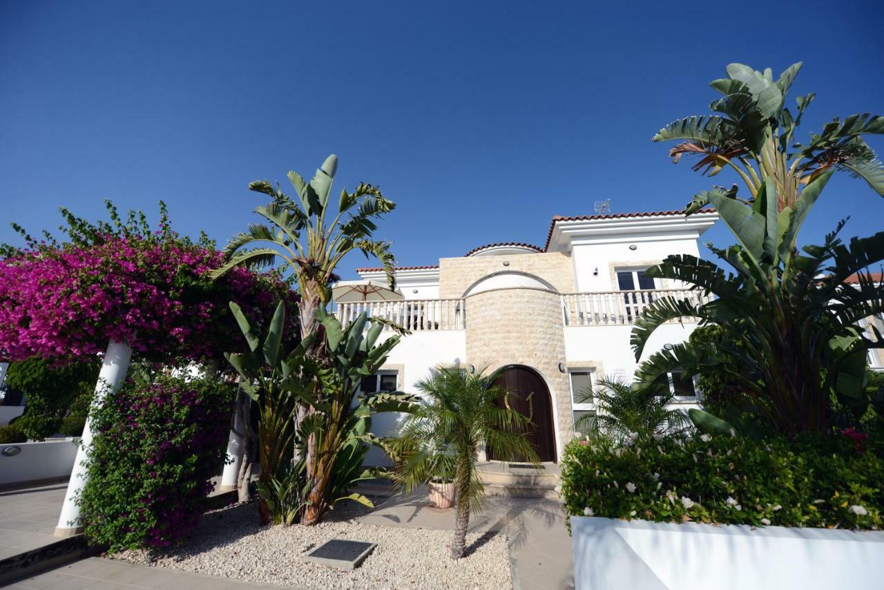 Karythia Villa Pyla Exterior foto
