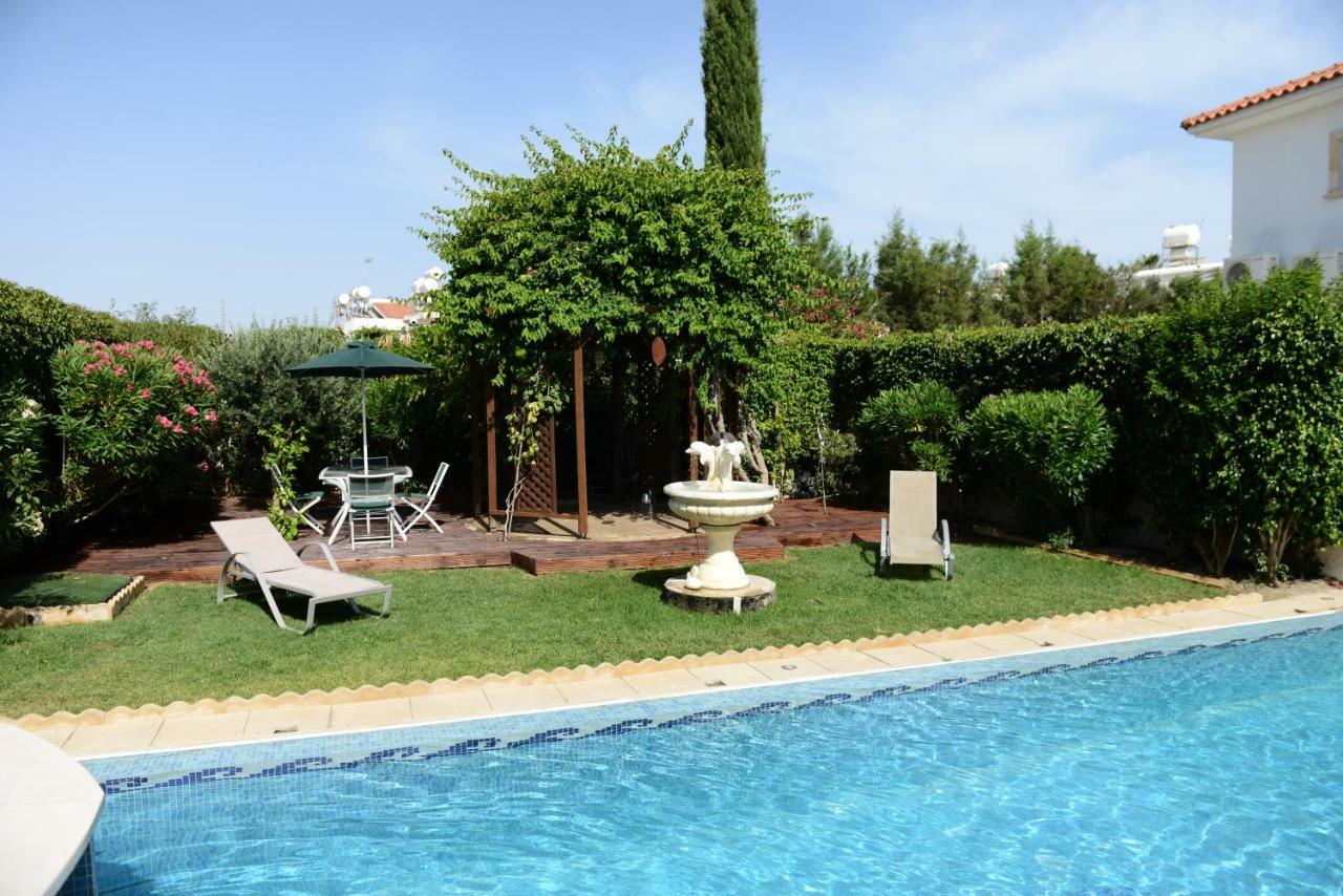 Karythia Villa Pyla Exterior foto