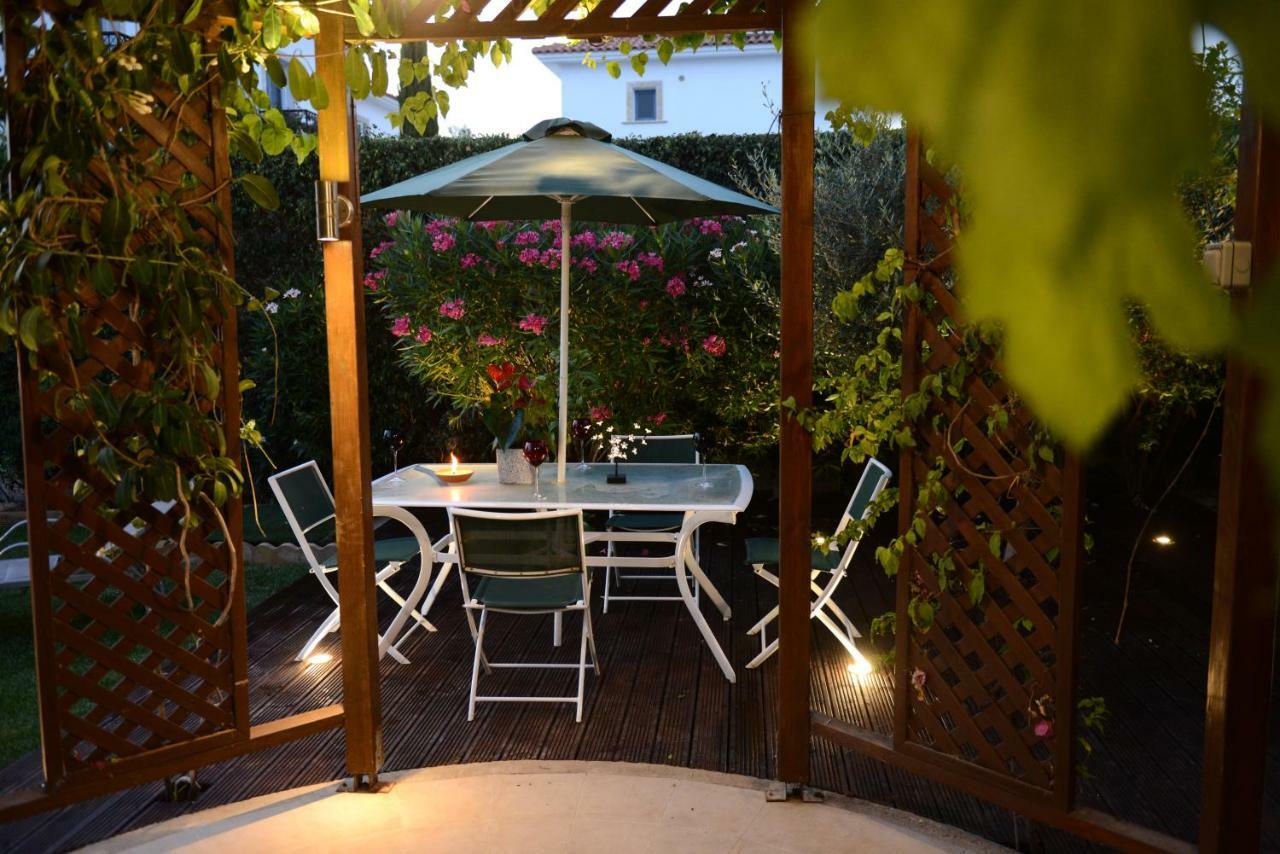 Karythia Villa Pyla Exterior foto